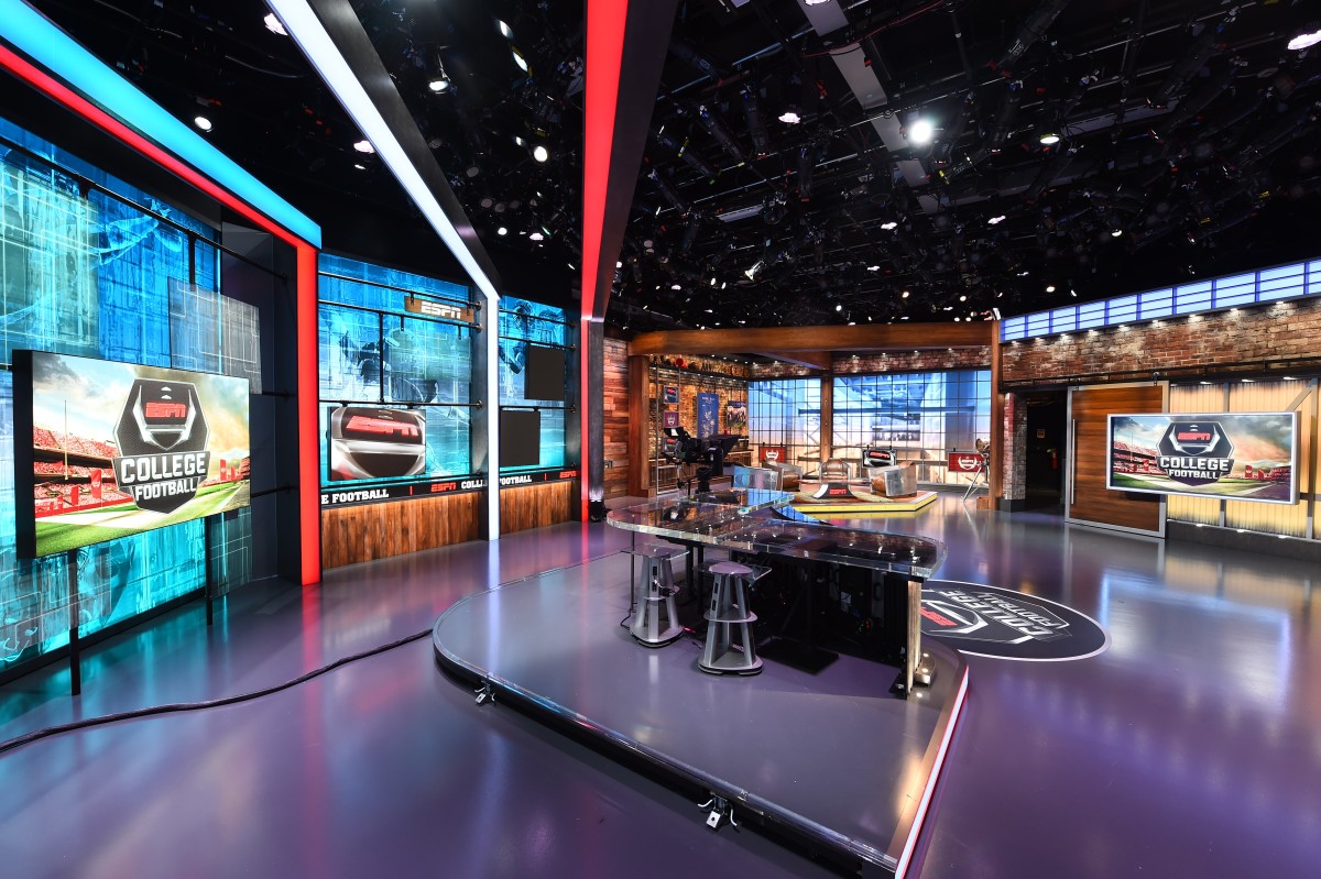 ESPN Set for Extensive On-Site Studio Coverage in Los Angeles Surrounding  the College Football Playoff National Championship Presented by AT&T - ESPN  Press Room U.S.