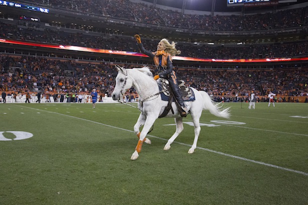 ESPN The Magazine gets Thunderstruck by Broncos' mascot - ESPN Front Row