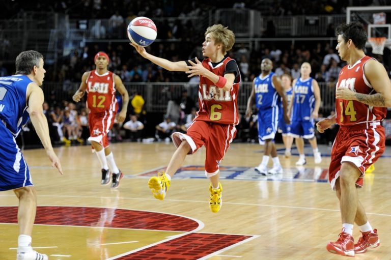 tbt-nba-all-star-celebrity-game-espn-front-row