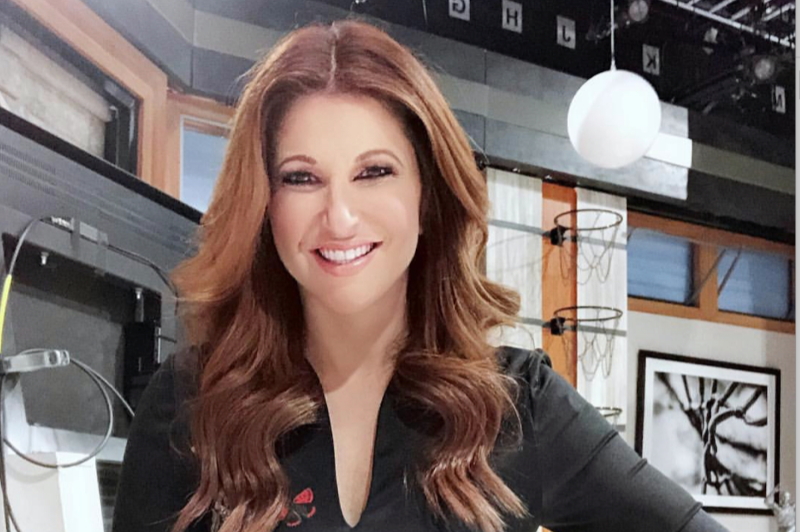 Rachel Nichols on X: The Lakers ring has a removable top(!), 17 purple  stones making up the L to rep the team's 17 titles, and a black mamba  snake encircling every players